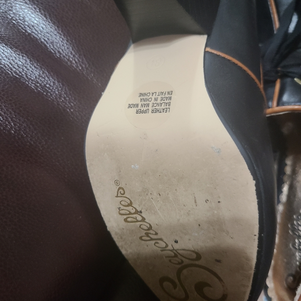 Seychelles leather shoes..special edition..Wayne, P.A - Picture 4 of 5